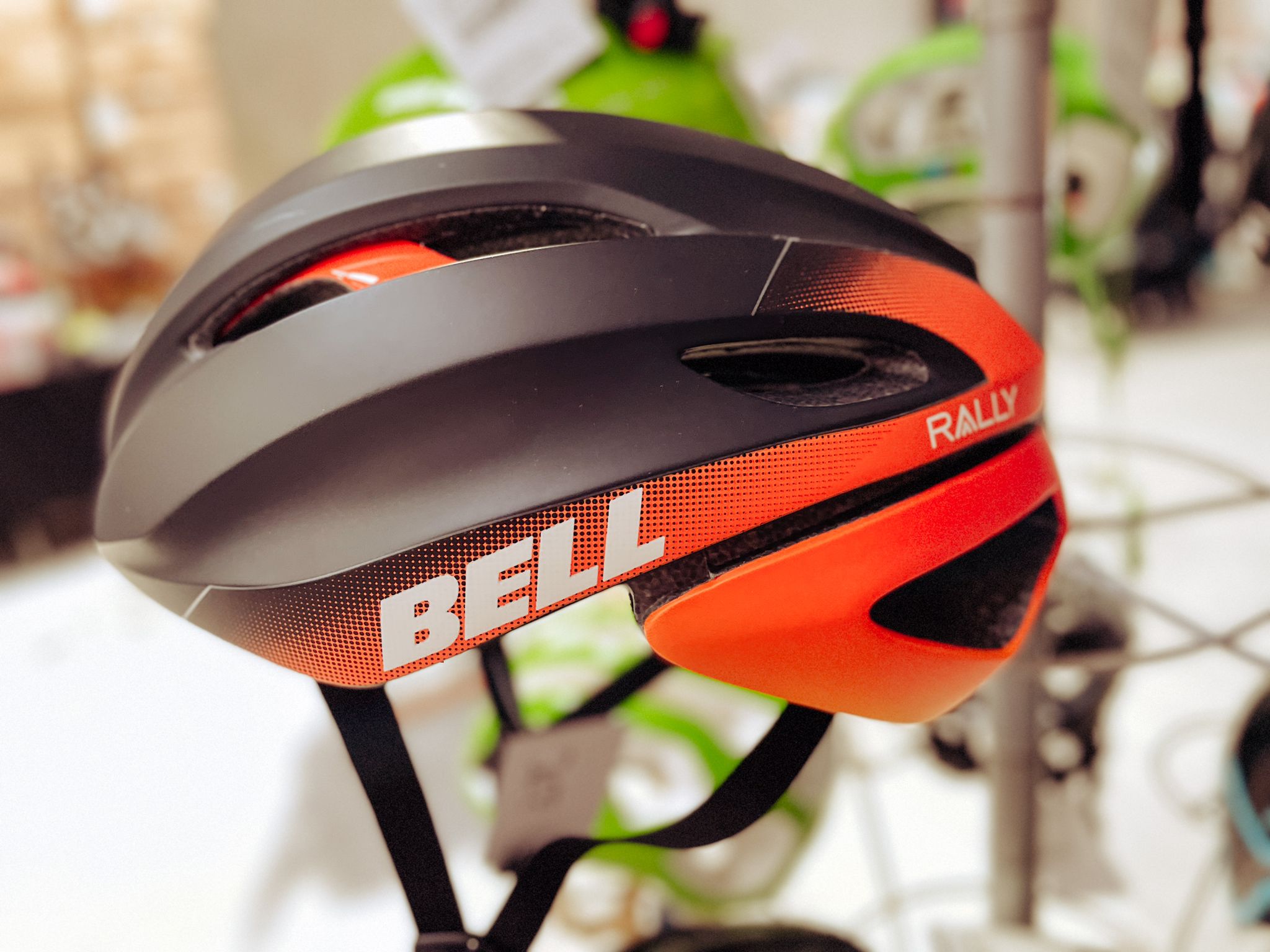 How-to-Buy-and-Wear-a-Helmet Pro Cycling Outlet