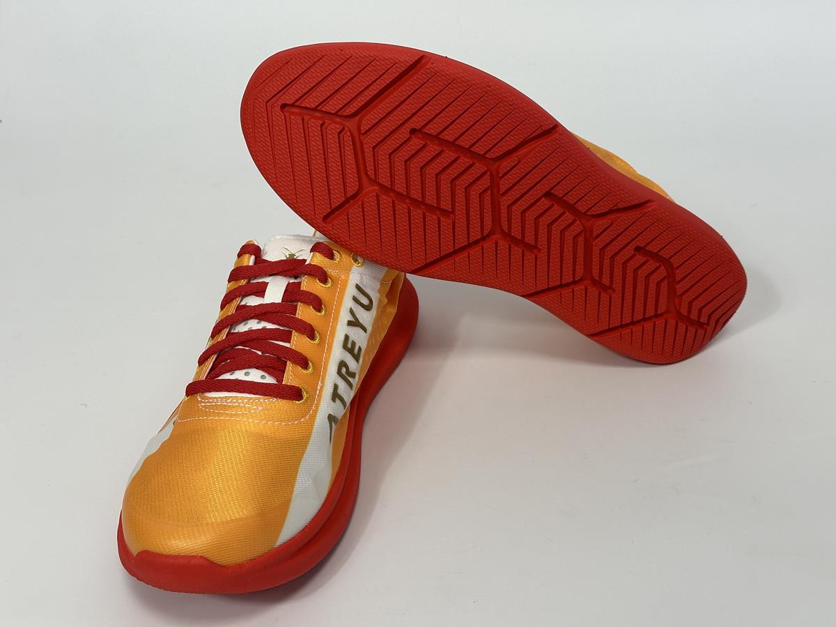 Atreyu Base Model Saffron Revival Zapatos de edición limitada